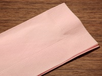 【送料無料】ナプキン45x45　8ッ折ライトピンク 2000枚 tiny-57a81f316f51a.jpg