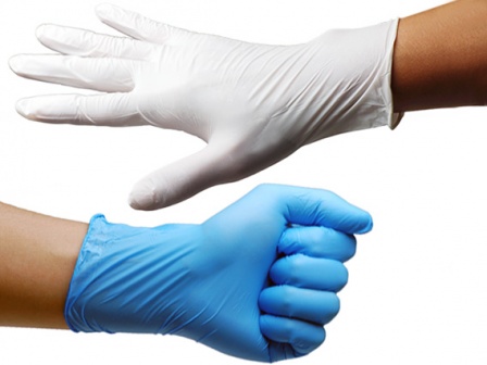 写真上：ニトリル手袋 No.2010 P.F.ライト ホワイト 　写真下：ニトリル手袋 エステーNo.990 ブルー