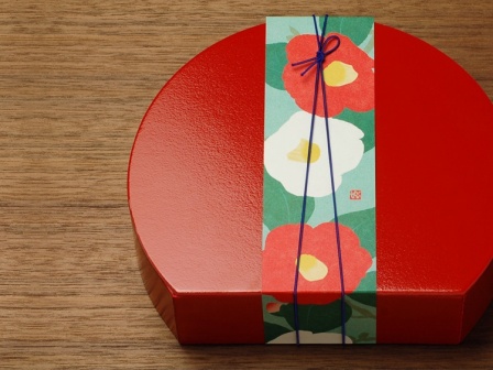 帯紙「紅白やぶ椿」使用例