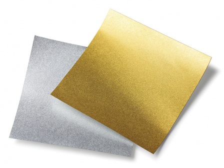 金、銀それぞれ10cm角、12cm角、15cm角、20cm角を取り揃えています。