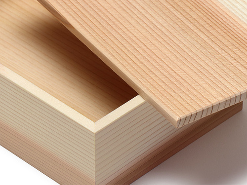 木箱 紅白杉 蓋の厚さが判る画像