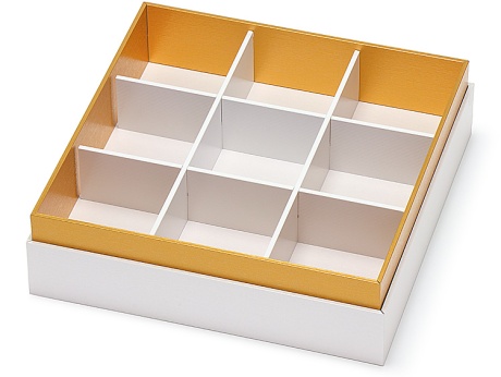 八掛印籠 白紅 本体 に 紙製仕切 真白 深型９ヶ を合わせた画像